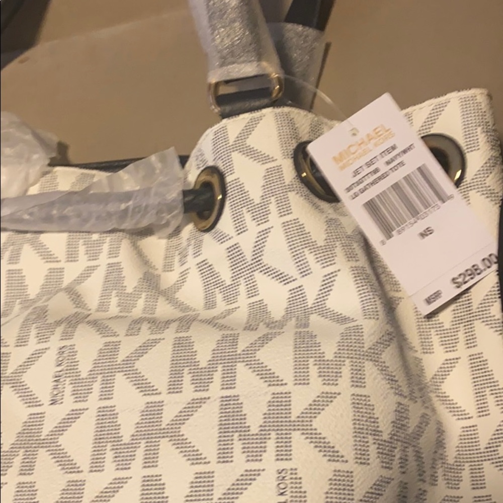 Michael kors bag jet set